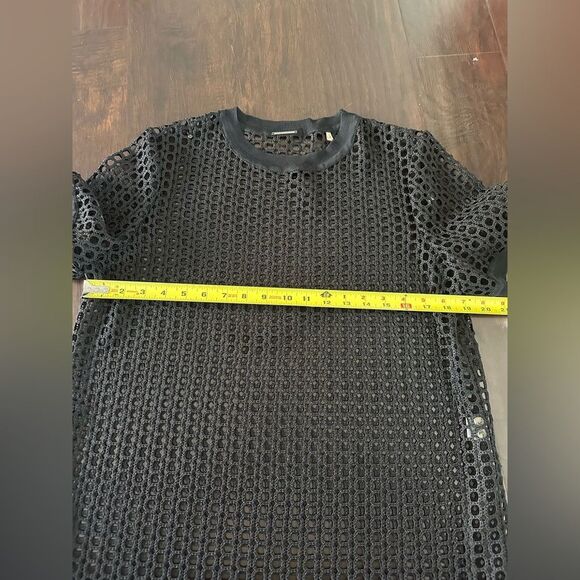 Elie Tahari Women’s Crochet Black Shortsleeved Shirt Size Medium - Picture 4 of 7